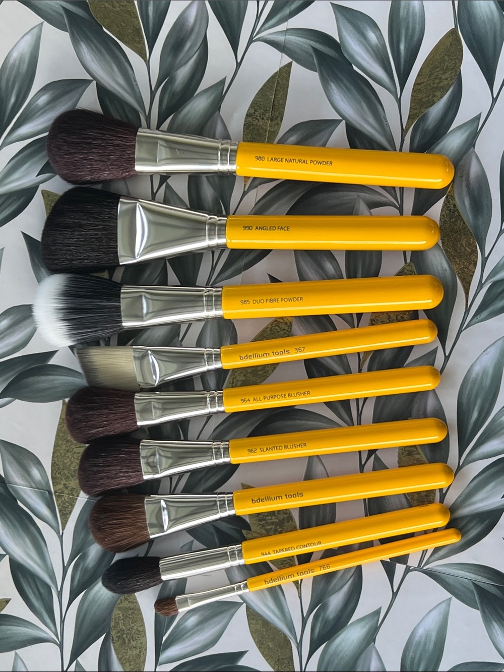 Yellow Makeup Brush Set – 10-Piece Face & Eye Collection